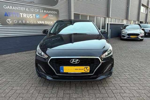 Hyundai i30 (2019) thumbnail 2