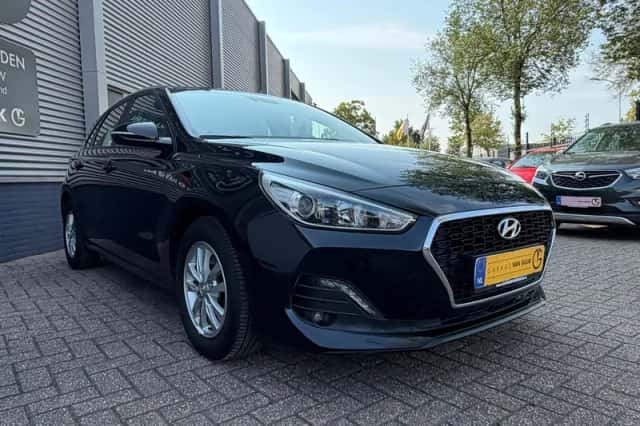 Hyundai i30 (2019) thumbnail 4