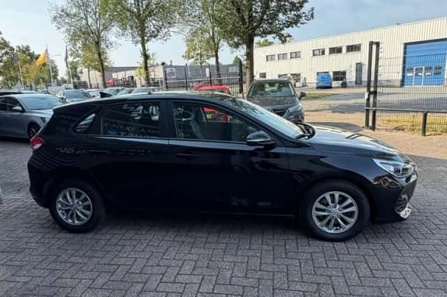 Hyundai i30 (2019) thumbnail 5