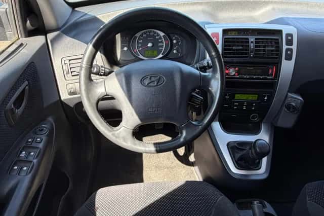 Hyundai Tucson (2006) thumbnail 3