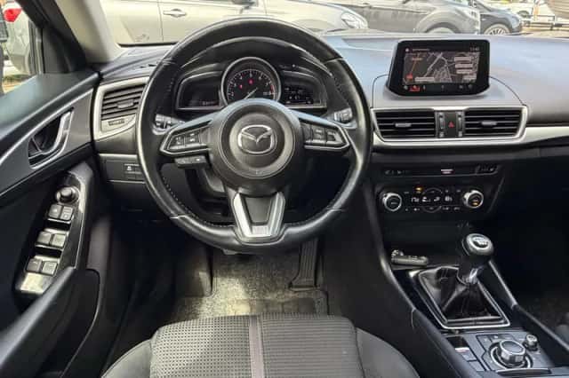 Mazda 3 (2019) thumbnail 3