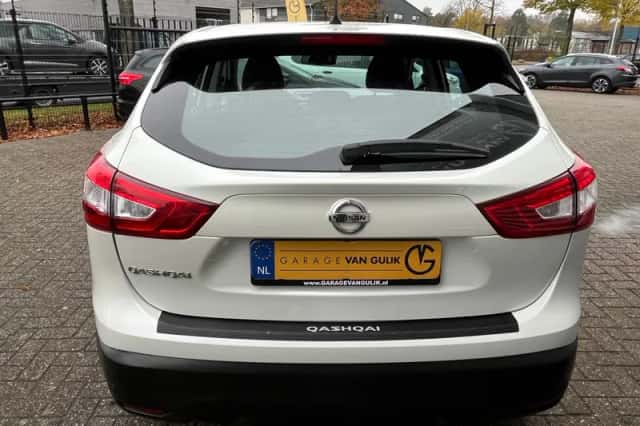 Nissan Qashqai (2015) thumbnail 6