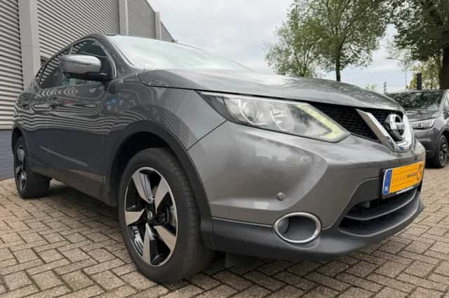 Nissan Qashqai (2015) thumbnail 4