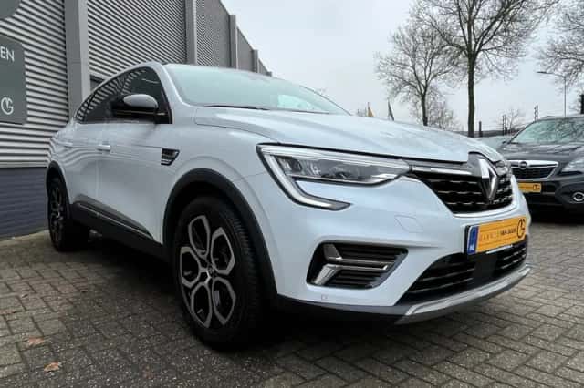 Renault Arkana (2023) thumbnail 4