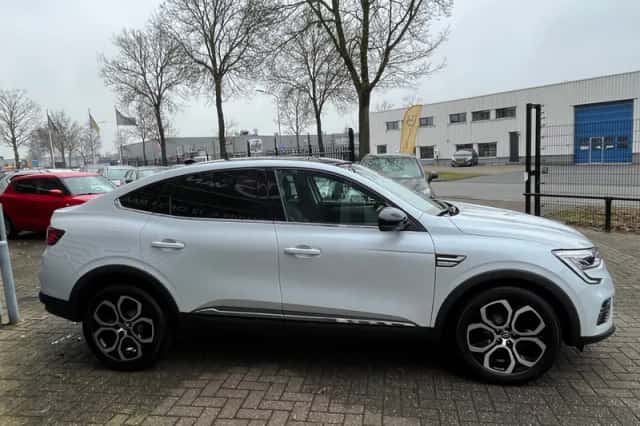 Renault Arkana (2023) thumbnail 5