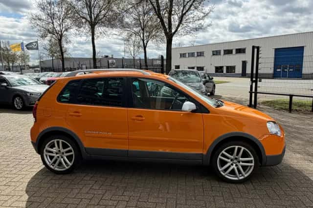 Volkswagen Polo (2008) thumbnail 5