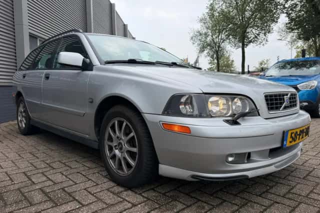 Volvo V40 (2005) thumbnail 4