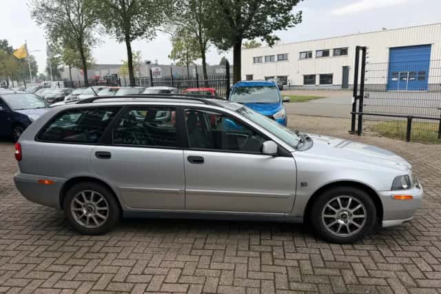 Volvo V40 (2005) thumbnail 5