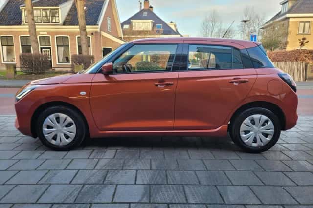 Suzuki Swift (2024) thumbnail 3