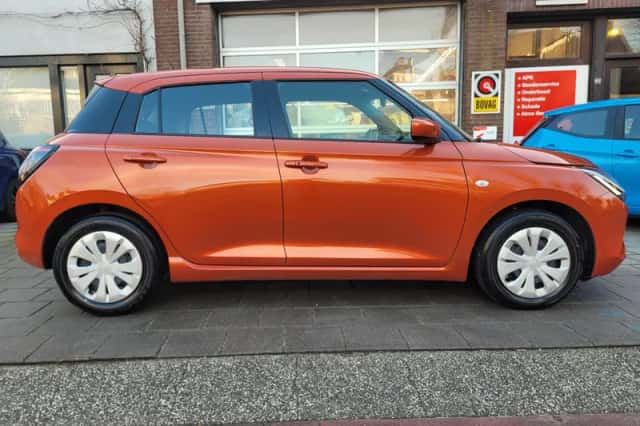 Suzuki Swift (2024) thumbnail 4