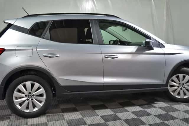 SEAT Arona (2019) thumbnail 2