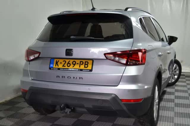SEAT Arona (2019) thumbnail 4
