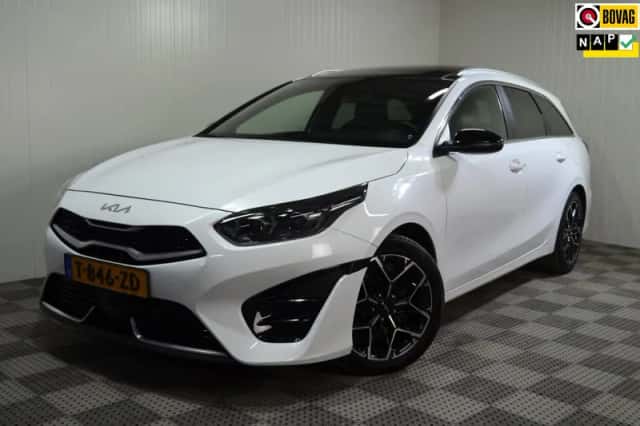 Kia Ceed Sportswagon (2023) thumbnail 1