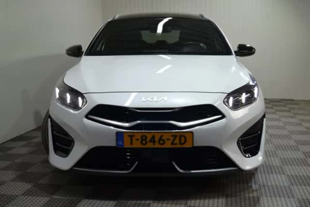 Kia Ceed Sportswagon (2023) thumbnail 6