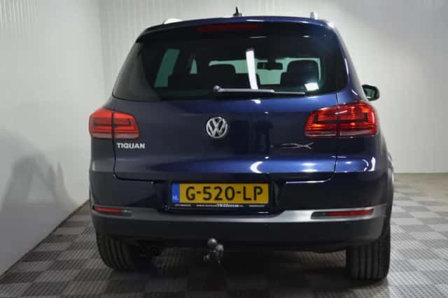 Volkswagen Tiguan (2015) thumbnail 4