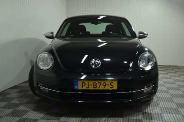 Volkswagen Beetle (2012) thumbnail 5