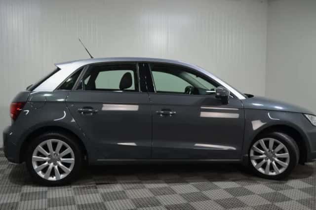 Audi A1 (2017) thumbnail 2