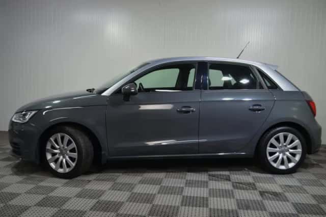 Audi A1 (2017) thumbnail 3