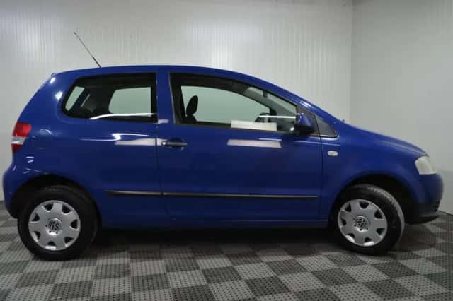 Volkswagen Fox (2009) thumbnail 2