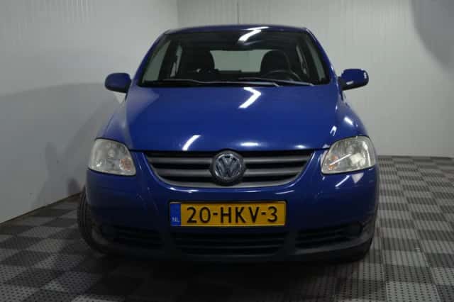 Volkswagen Fox (2009) thumbnail 5