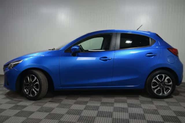 Mazda 2 (2016) thumbnail 3