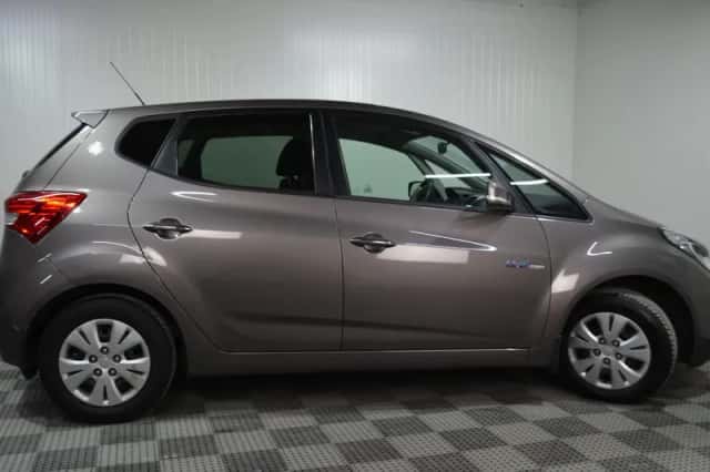 Hyundai ix20 (2011) thumbnail 2