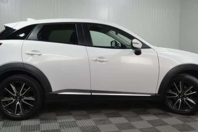 Mazda CX-3 (2015) thumbnail 2
