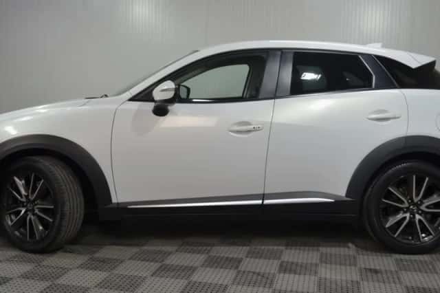 Mazda CX-3 (2015) thumbnail 3