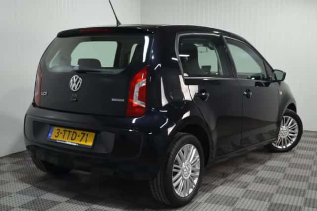 Volkswagen Up! (2014) thumbnail 6