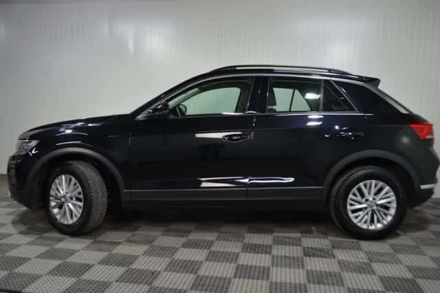 Volkswagen T-Roc (2019) thumbnail 3
