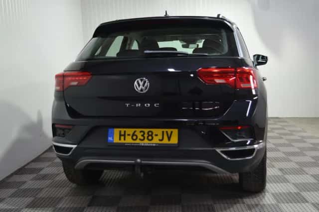 Volkswagen T-Roc (2019) thumbnail 4