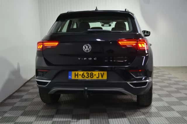 Volkswagen T-Roc (2019) thumbnail 5
