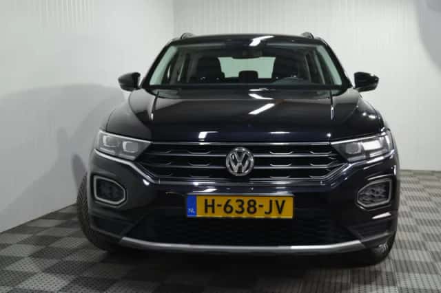 Volkswagen T-Roc (2019) thumbnail 6