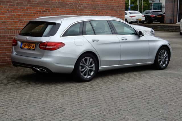 Mercedes-Benz C-Klasse (2017) thumbnail 2