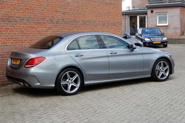 Mercedes-Benz C-Klasse (2016) thumbnail 2