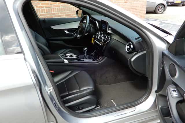 Mercedes-Benz C-Klasse (2016) thumbnail 3