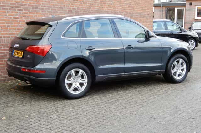 Audi Q5 (2009) thumbnail 2