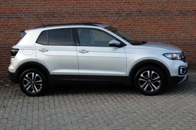 Volkswagen T-Cross (2021) thumbnail 2