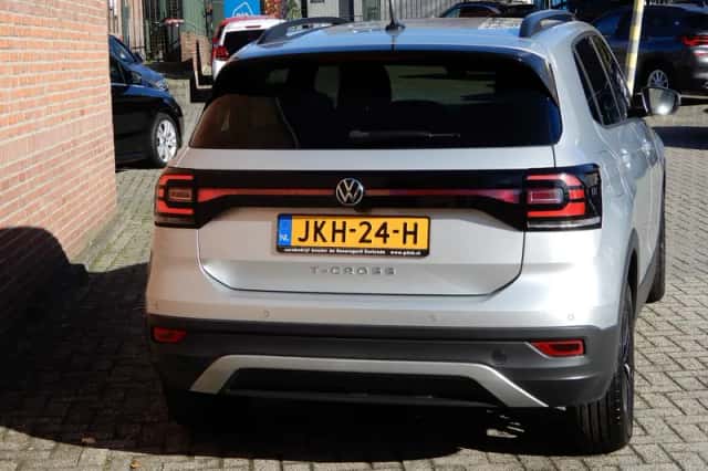 Volkswagen T-Cross (2021) thumbnail 3