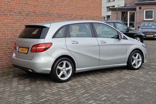Mercedes-Benz B-Klasse (2015) thumbnail 2