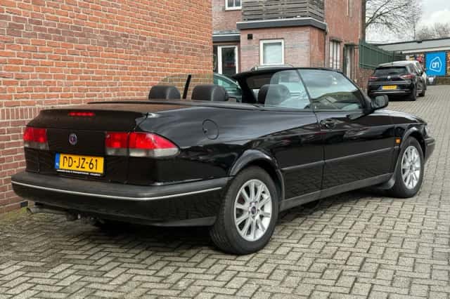 Saab 900 (1996) thumbnail 3
