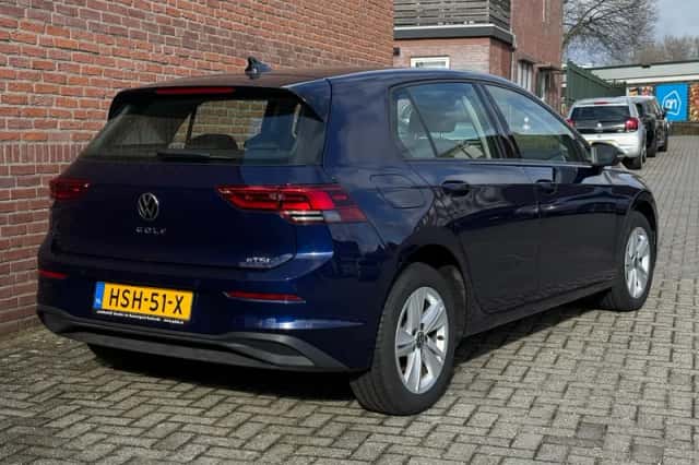 Volkswagen Golf (2024) thumbnail 2