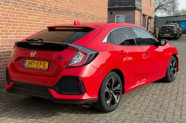 Honda Civic (2020) thumbnail 2