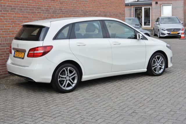 Mercedes-Benz B-Klasse (2017) thumbnail 2