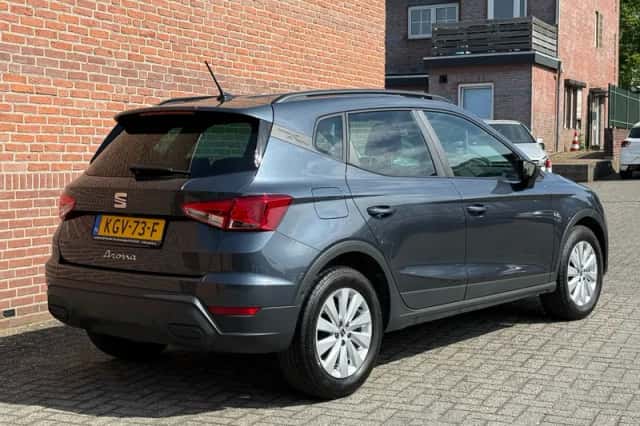 SEAT Arona (2024) thumbnail 2