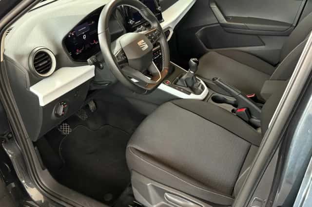 SEAT Arona (2024) thumbnail 6