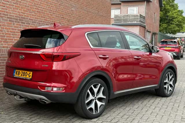 Kia Sportage (2016) thumbnail 2