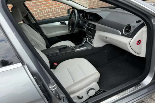 Mercedes-Benz C-Klasse (2012) thumbnail 3