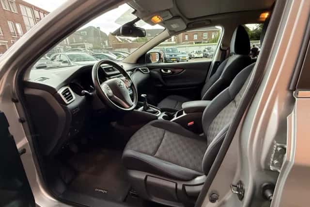 Nissan Qashqai (2015) thumbnail 5