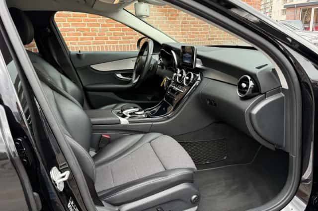 Mercedes-Benz C-Klasse (2015) thumbnail 3
